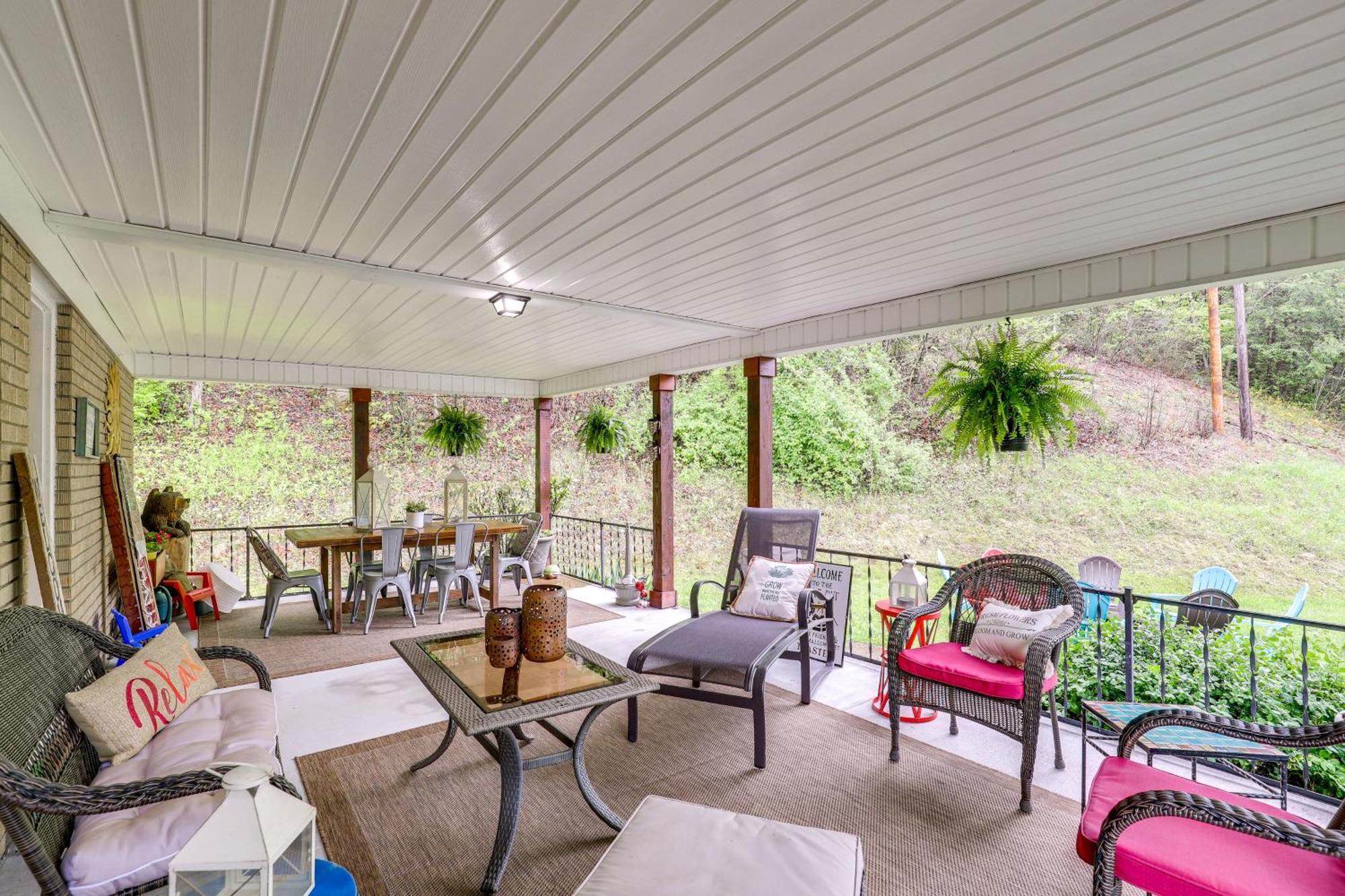 Updated Marshall Home With Fire Pit And Game Room! Esterno foto
