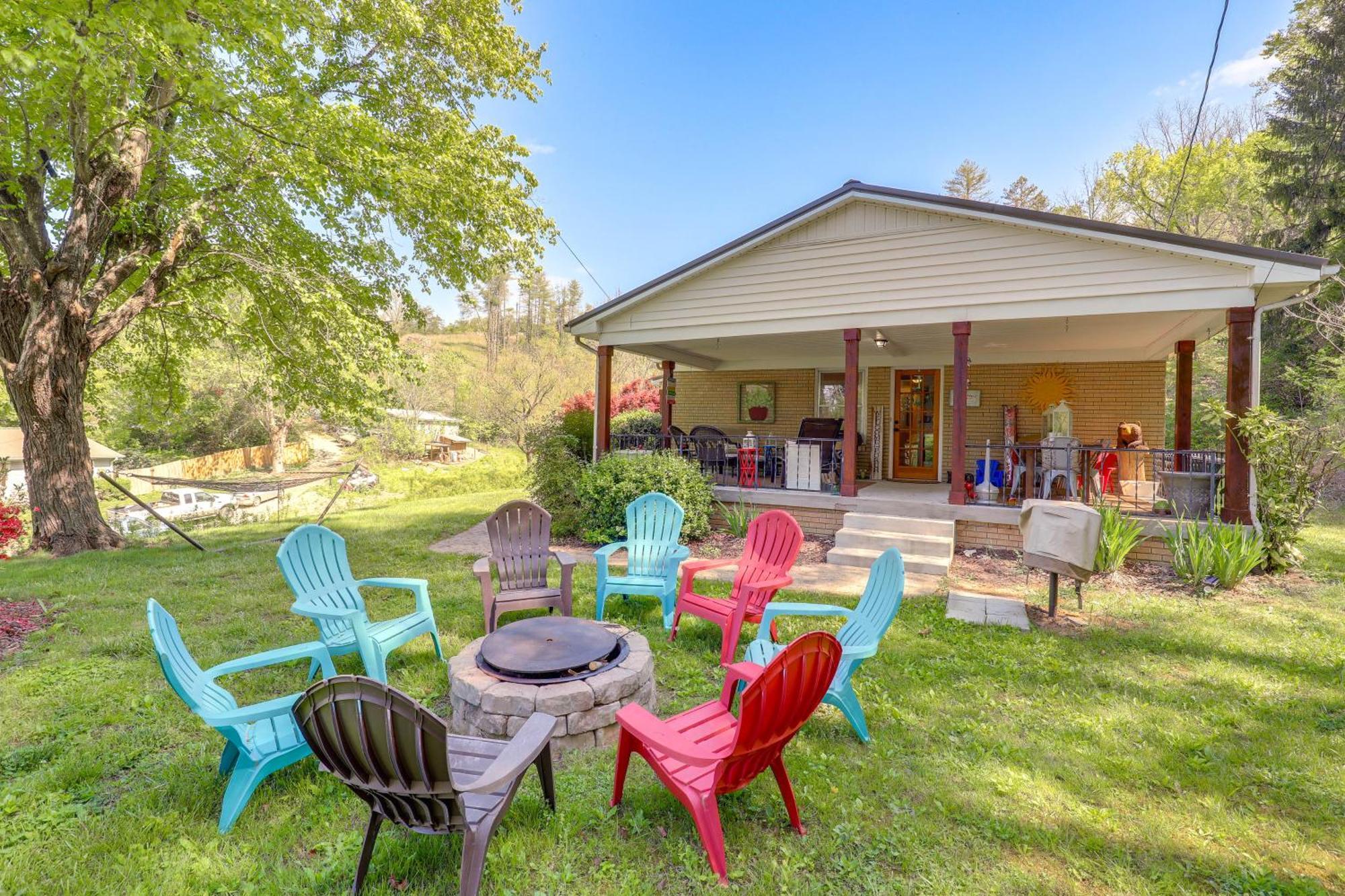 Updated Marshall Home With Fire Pit And Game Room! Esterno foto